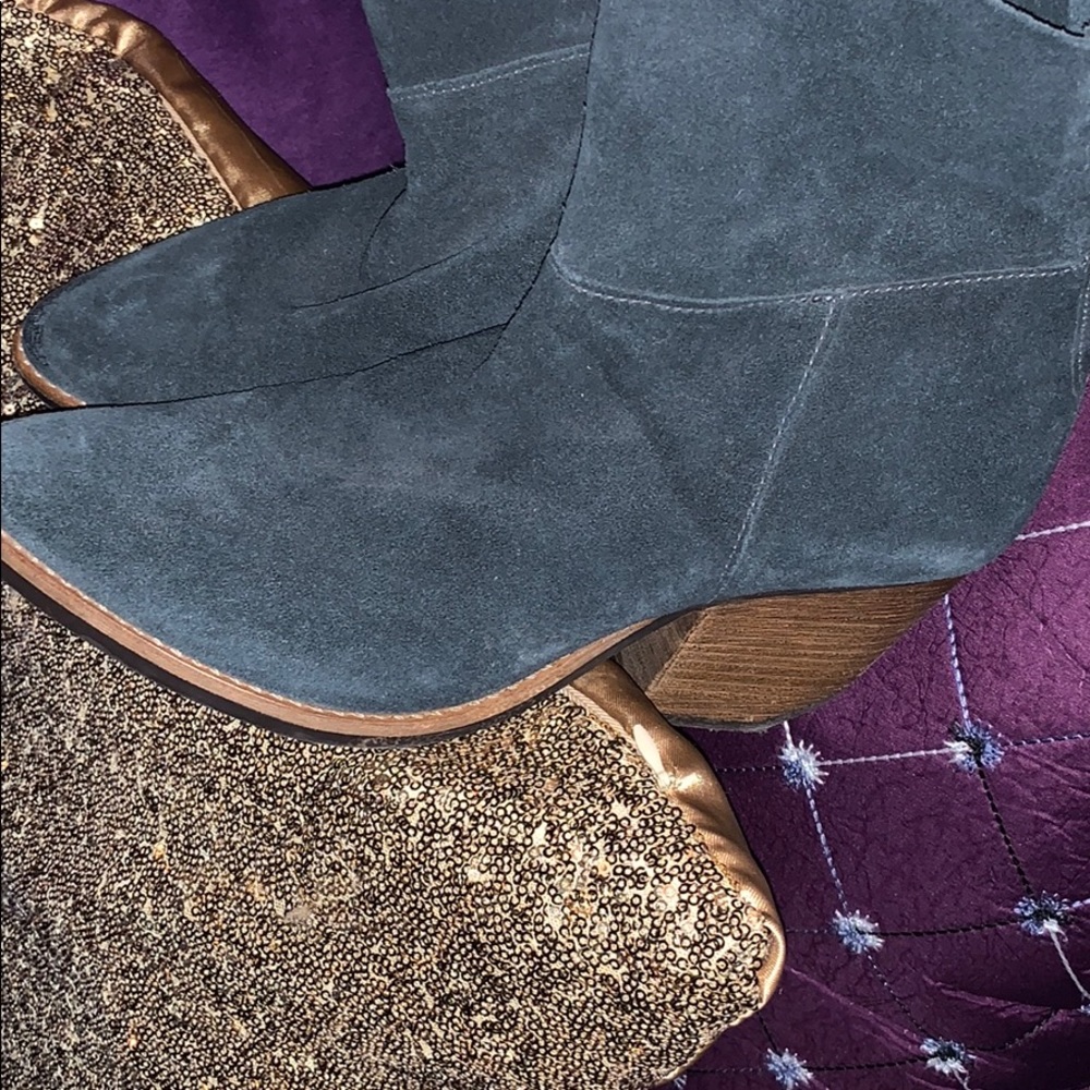 Matisse Forrest Green Distressed Ankle Bootie👓
